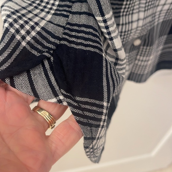 Tommy Hilfiger Women’s Blouse/ Button Down/ NavyPlaid/Cotton - Picture 9 of 10